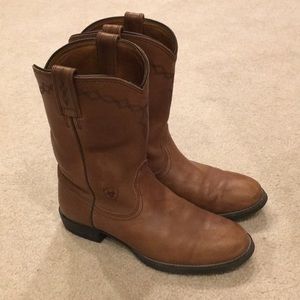 Ariat Cowgirl Boots !